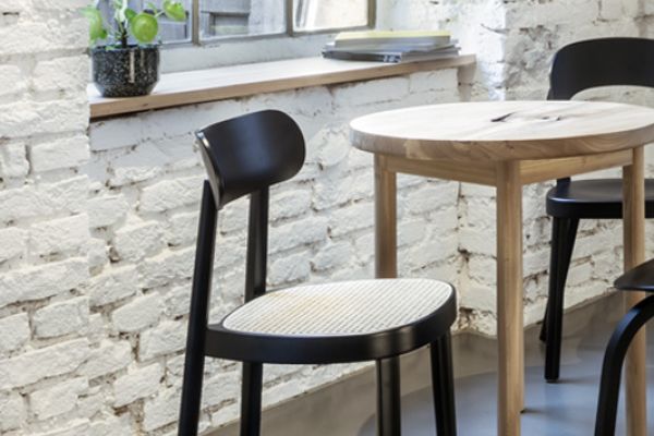 10 Sedie E Sgabelli Thonet