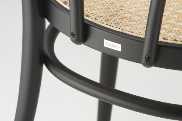 5 Sedie E Sgabelli Thonet